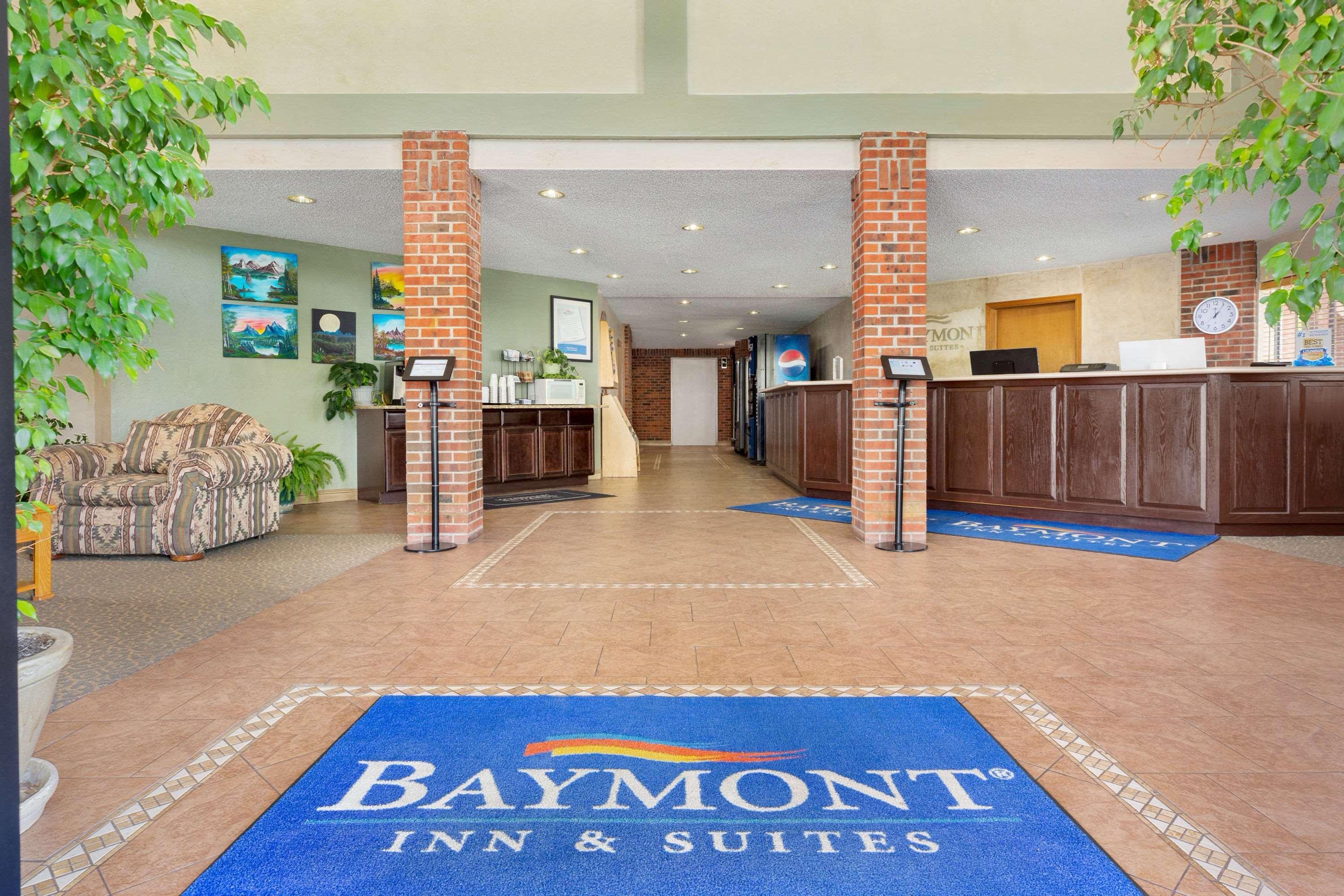 Baymont By Wyndham Cortez Exterior photo